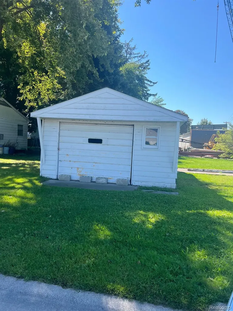 1305 S Parker Street Marine City City MI 48039