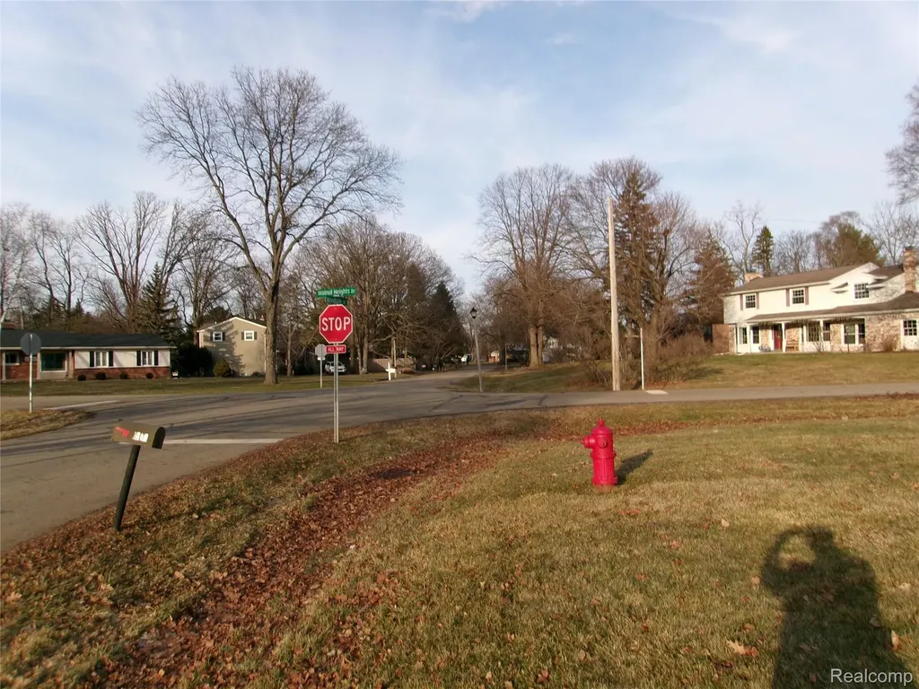 1682 Woodside Drive East Lansing City MI 48823
