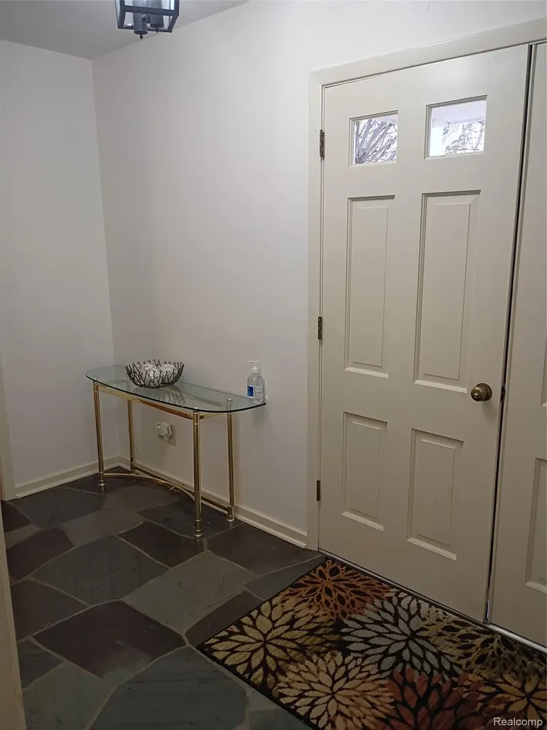1682 Woodside Drive East Lansing City MI 48823