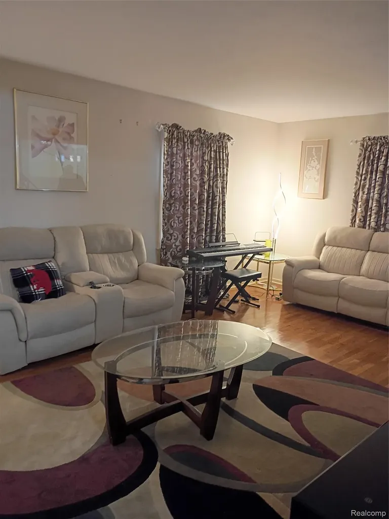 1682 Woodside Drive East Lansing City MI 48823