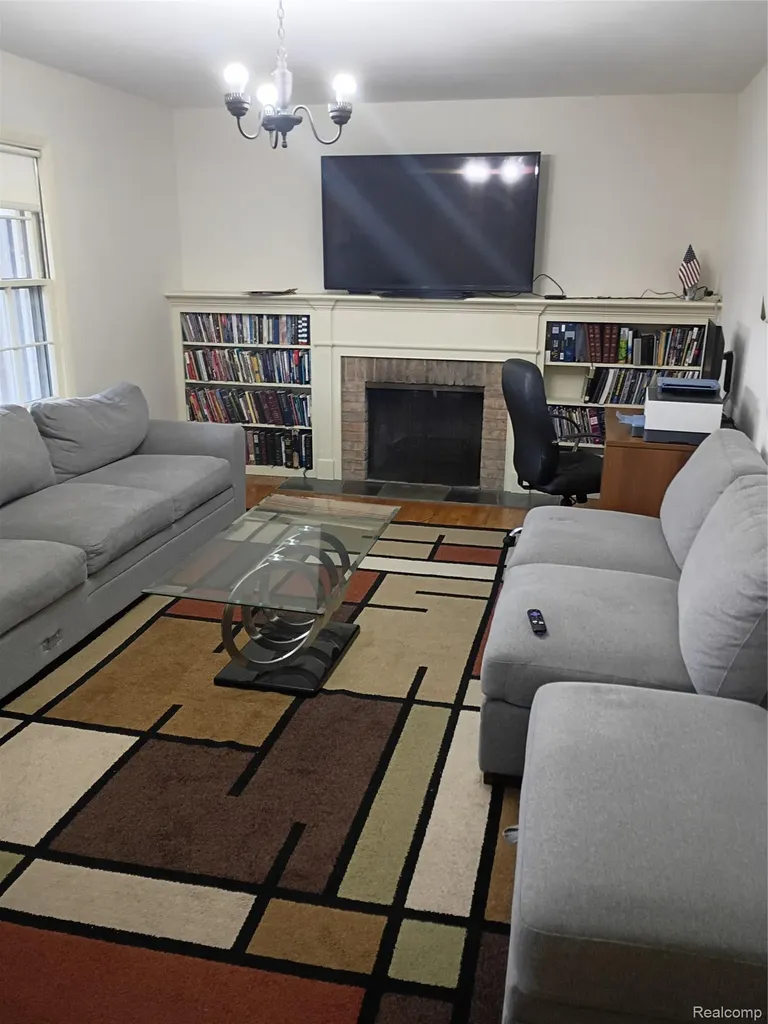 1682 Woodside Drive East Lansing City MI 48823