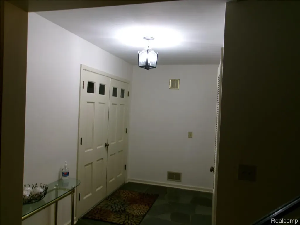 1682 Woodside Drive East Lansing City MI 48823
