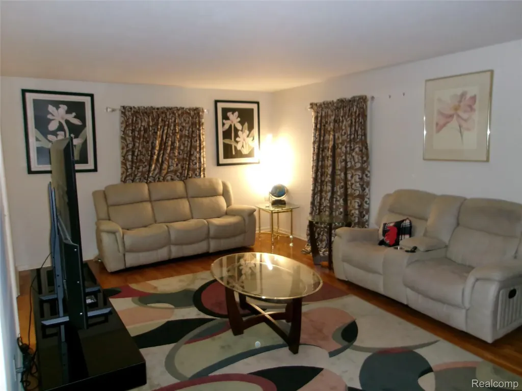 1682 Woodside Drive East Lansing City MI 48823
