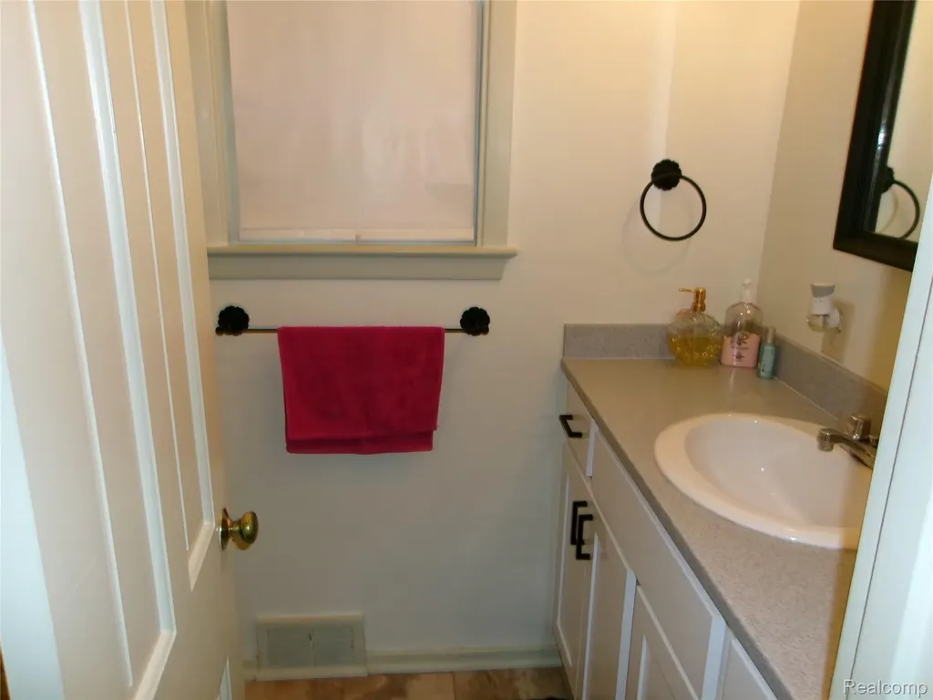 1682 Woodside Drive East Lansing City MI 48823