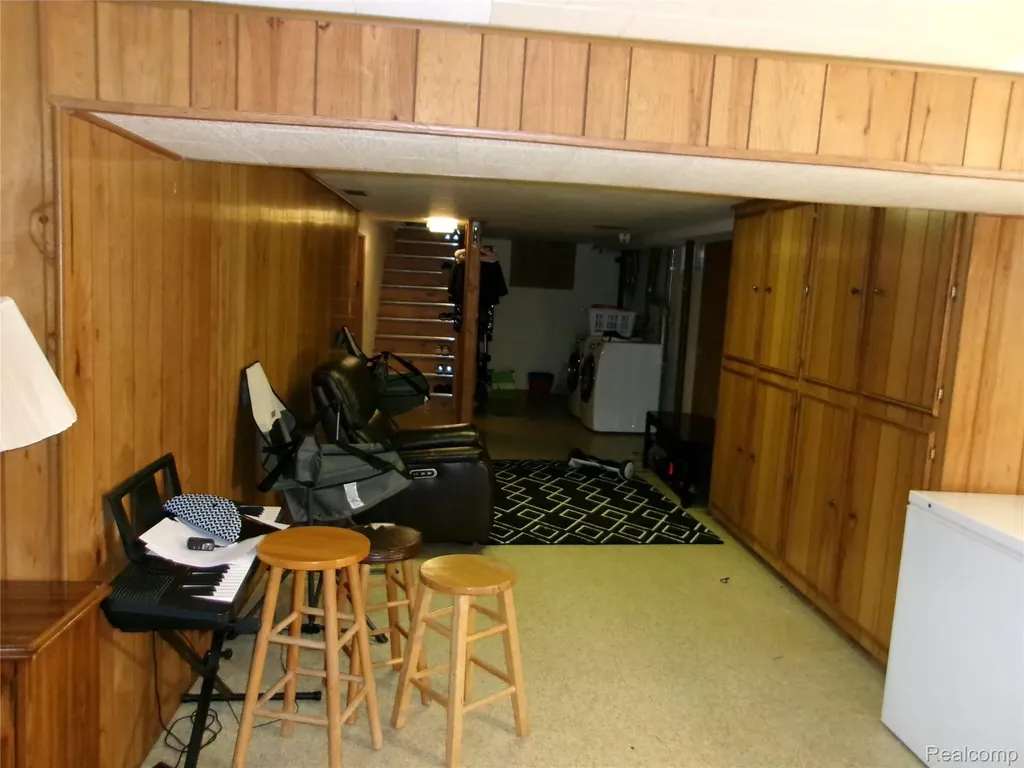 1682 Woodside Drive East Lansing City MI 48823
