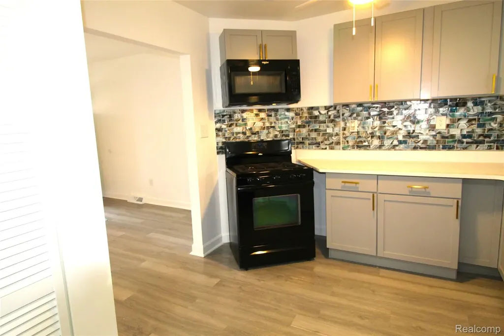 14622 Huron Street Taylor City MI 48180
