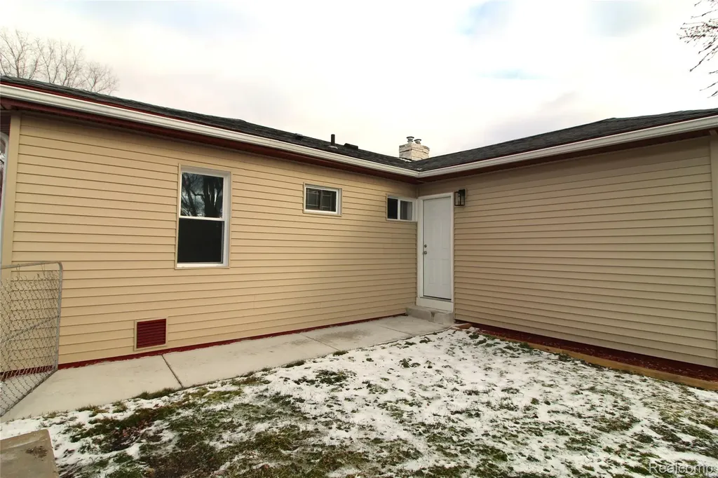14622 Huron Street Taylor City MI 48180