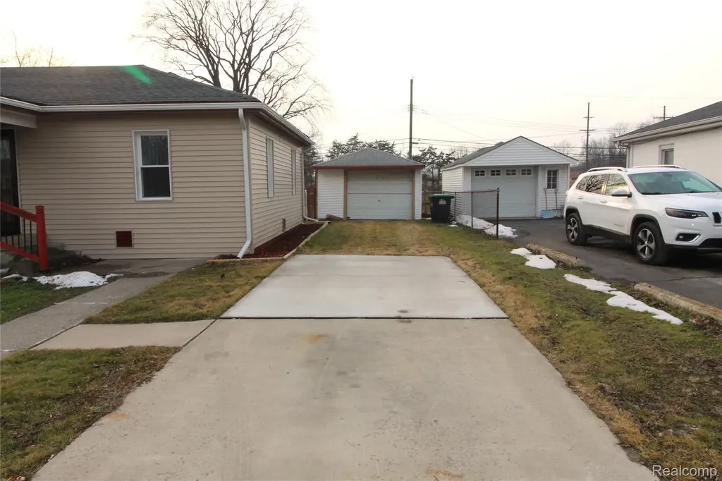 14622 Huron Street Taylor City MI 48180