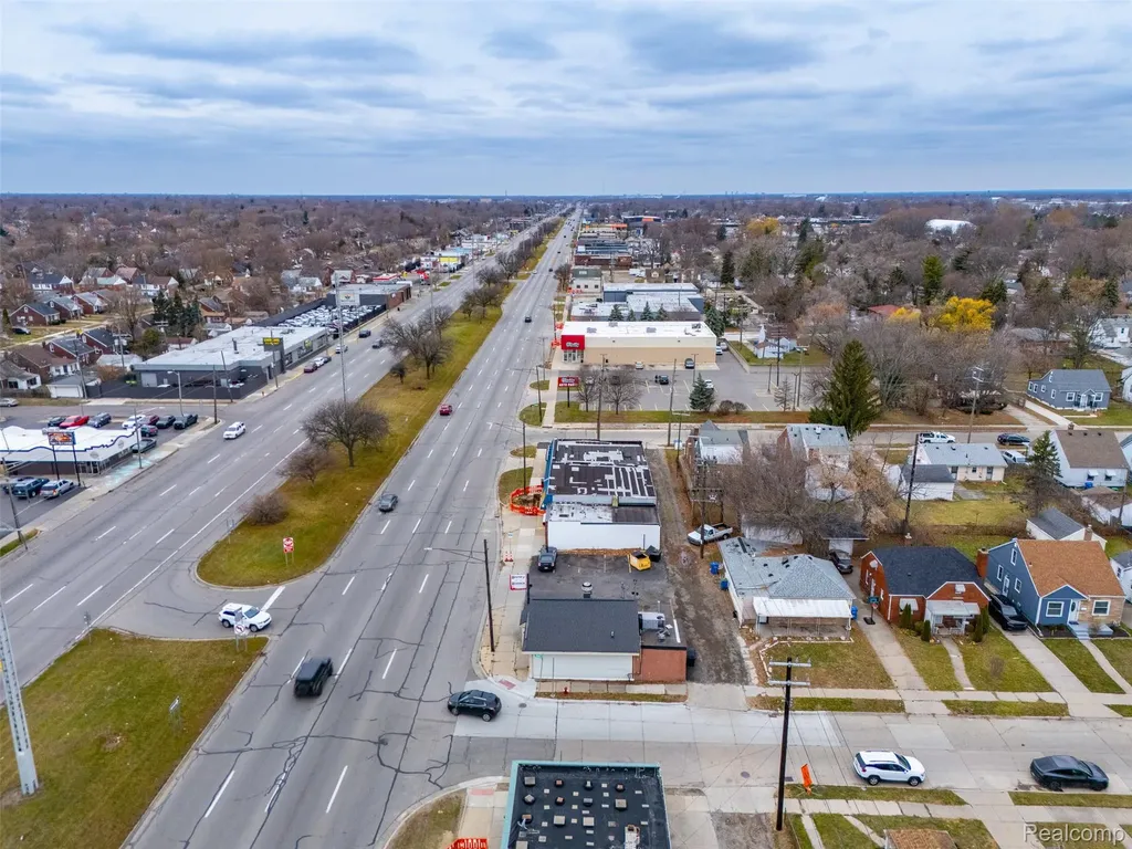 14693 E 8 Mile Road Warren City MI 48089