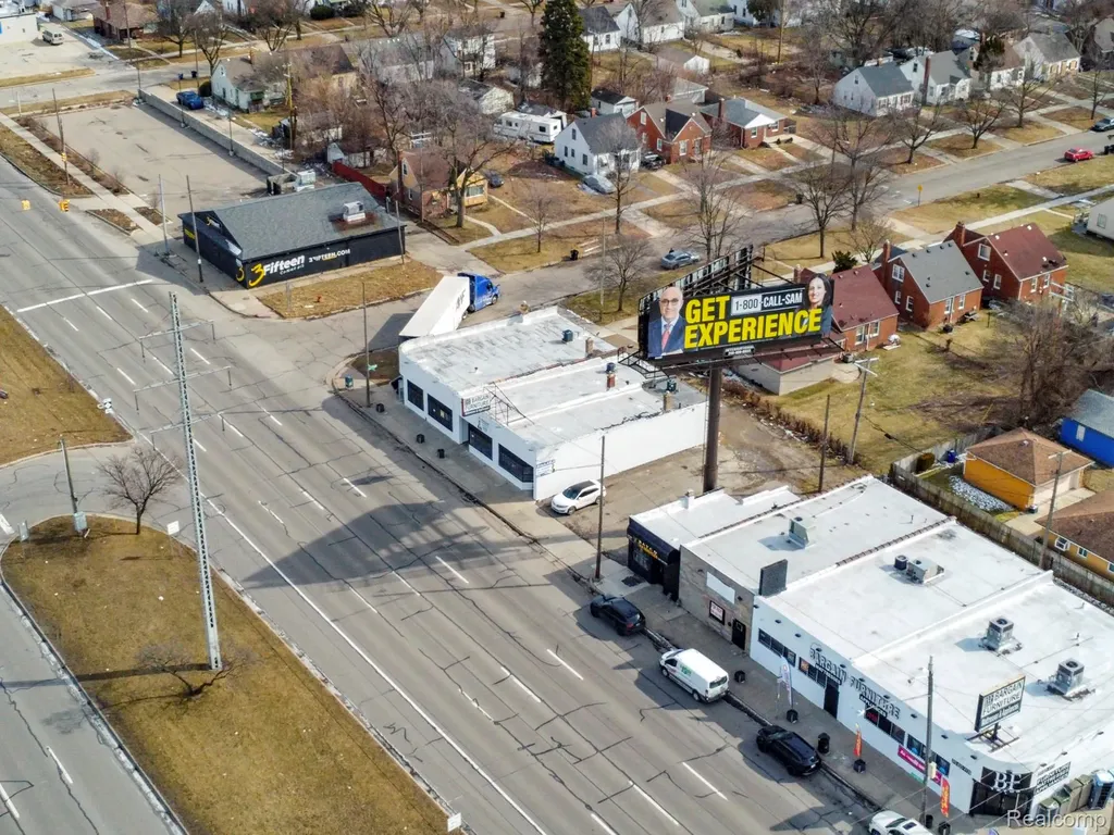 12744 E 8 Mile Road Detroit City MI 48205
