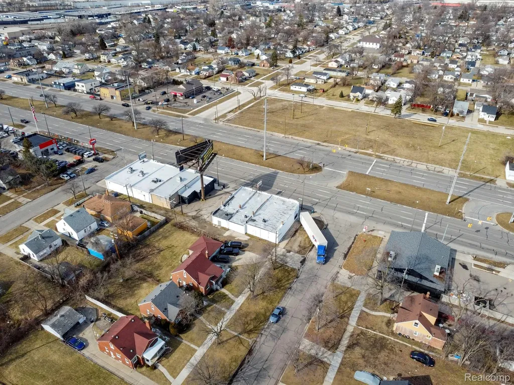 12744 E 8 Mile Road Detroit City MI 48205