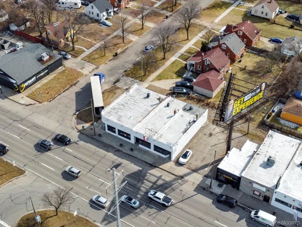 12744 E 8 Mile Road Detroit City MI 48205