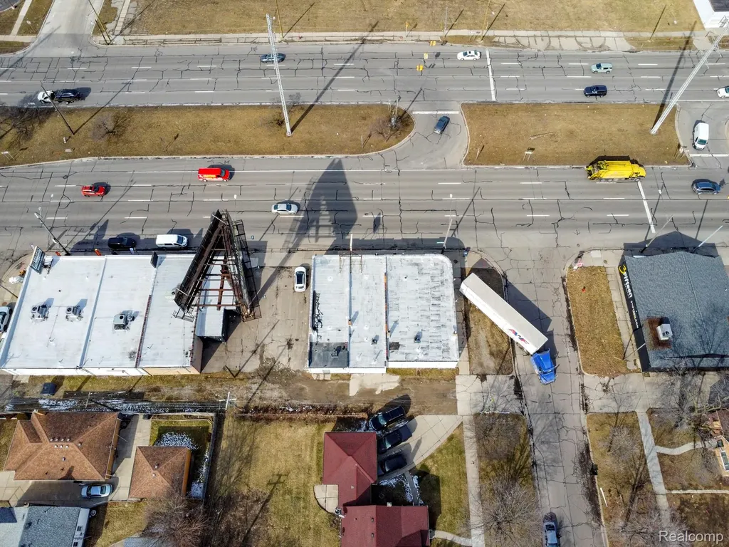 12744 E 8 Mile Road Detroit City MI 48205