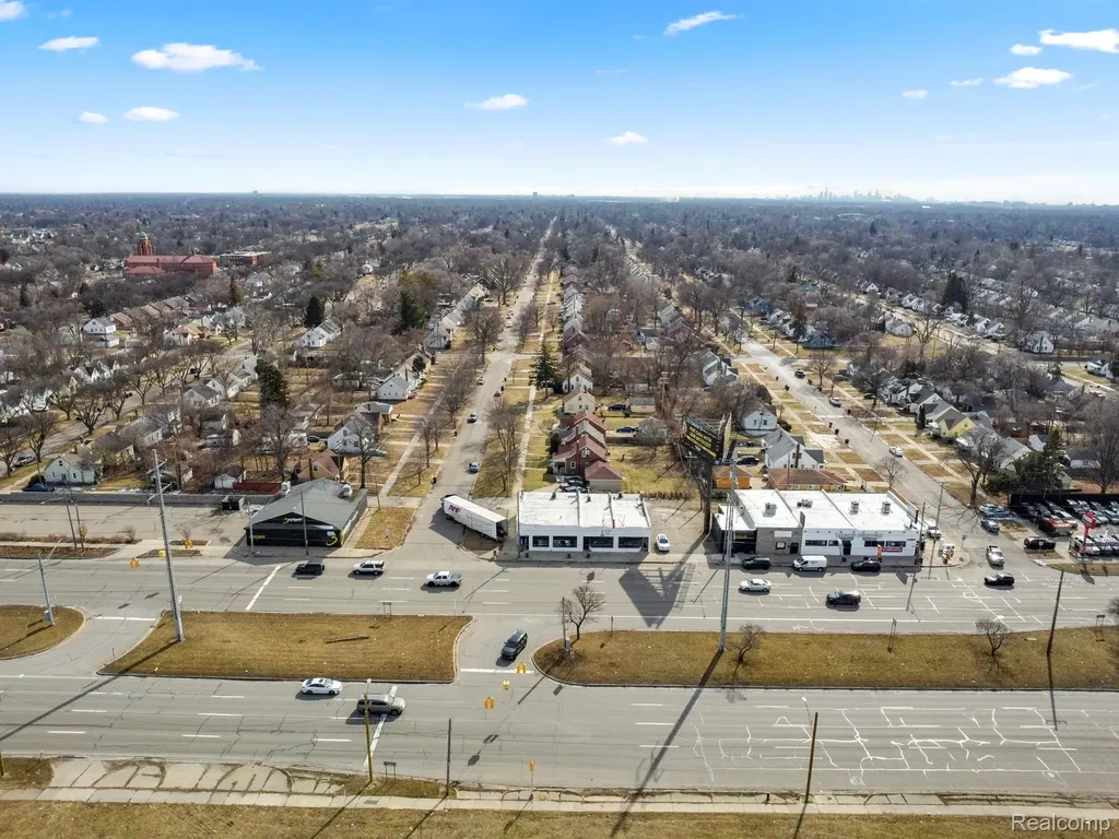 12744 E 8 Mile Road Detroit City MI 48205