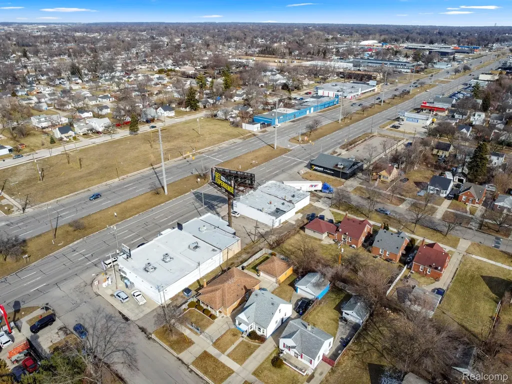 12744 E 8 Mile Road Detroit City MI 48205
