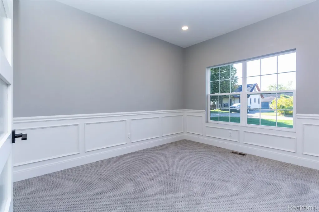 2023 Cecil Dr. Drive Troy City MI 48083