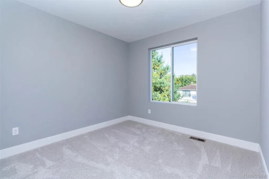 2023 Cecil Dr. Drive Troy City MI 48083