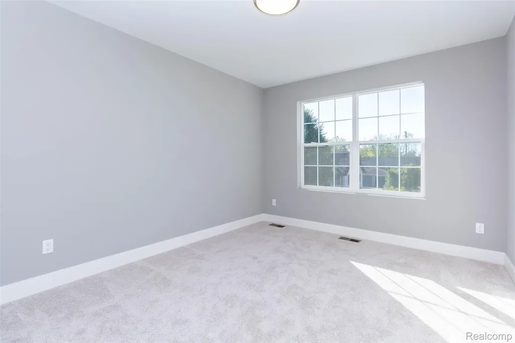 2023 Cecil Dr. Drive Troy City MI 48083
