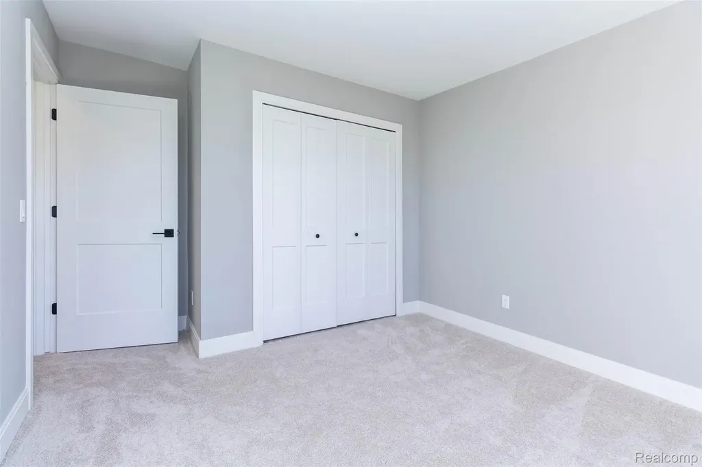 2023 Cecil Dr. Drive Troy City MI 48083