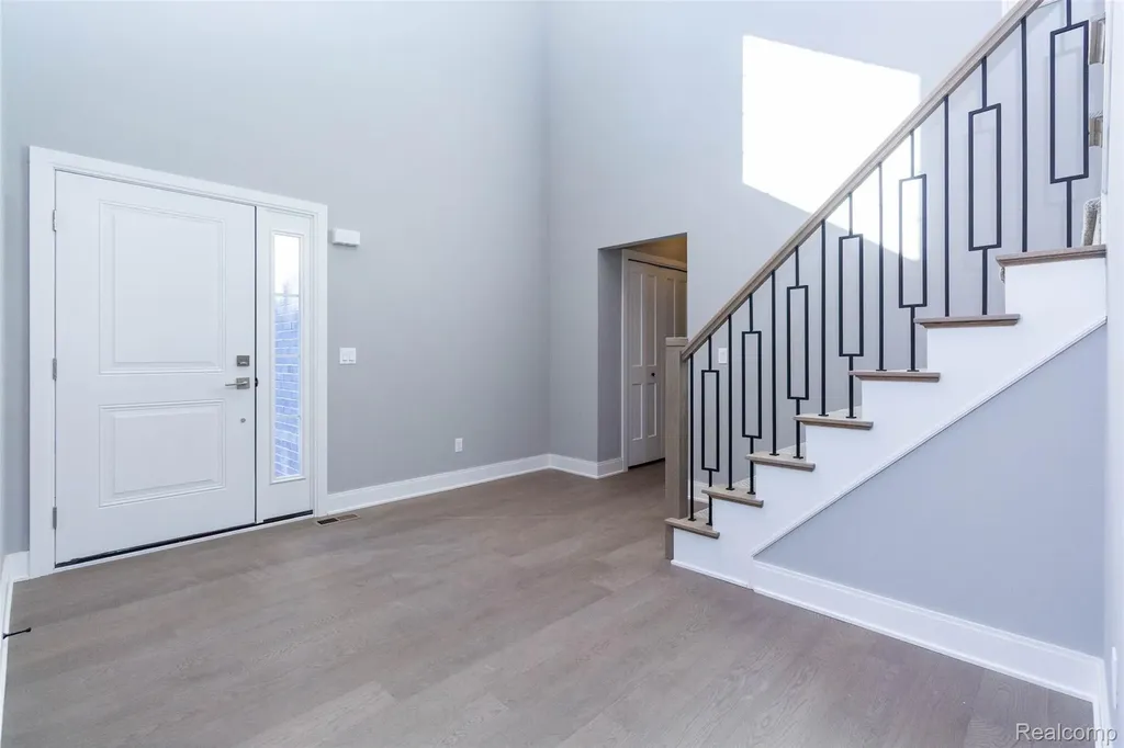 2023 Cecil Dr. Drive Troy City MI 48083