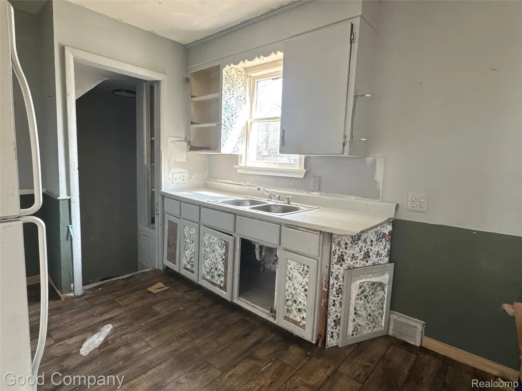 20026 Strasburg Street Detroit City MI 48205