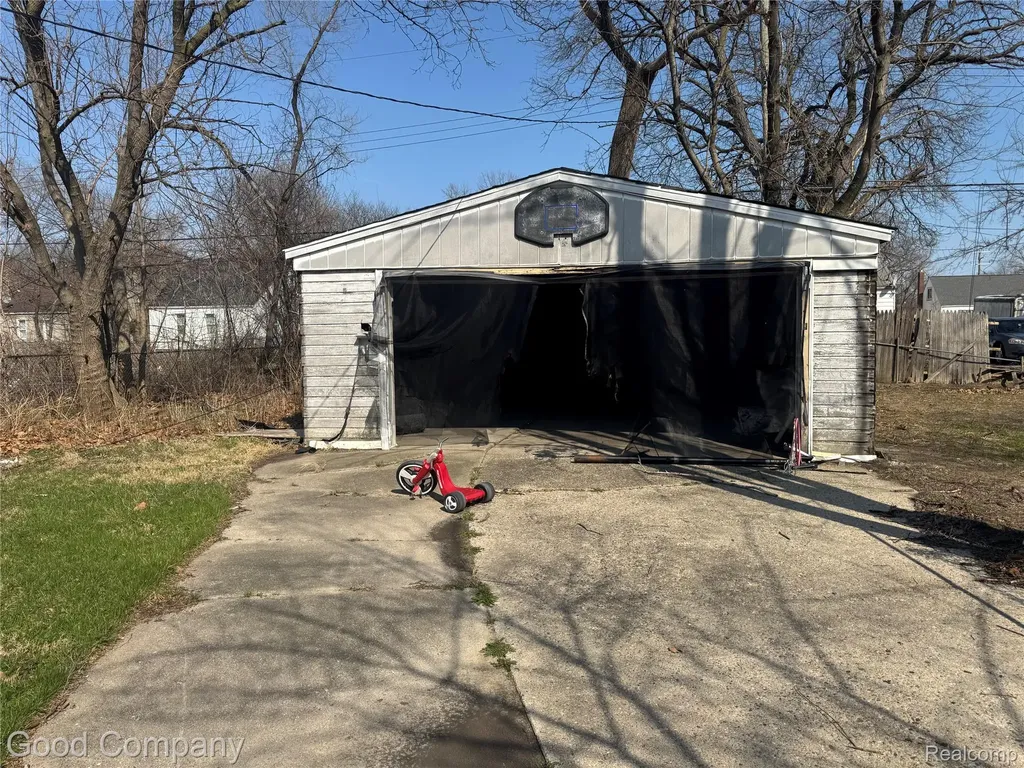 20026 Strasburg Street Detroit City MI 48205
