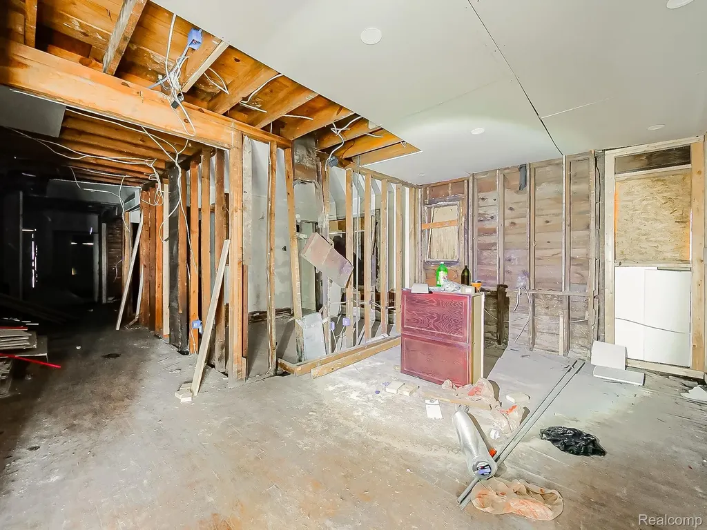 4885 Bedford Street Detroit City MI 48224