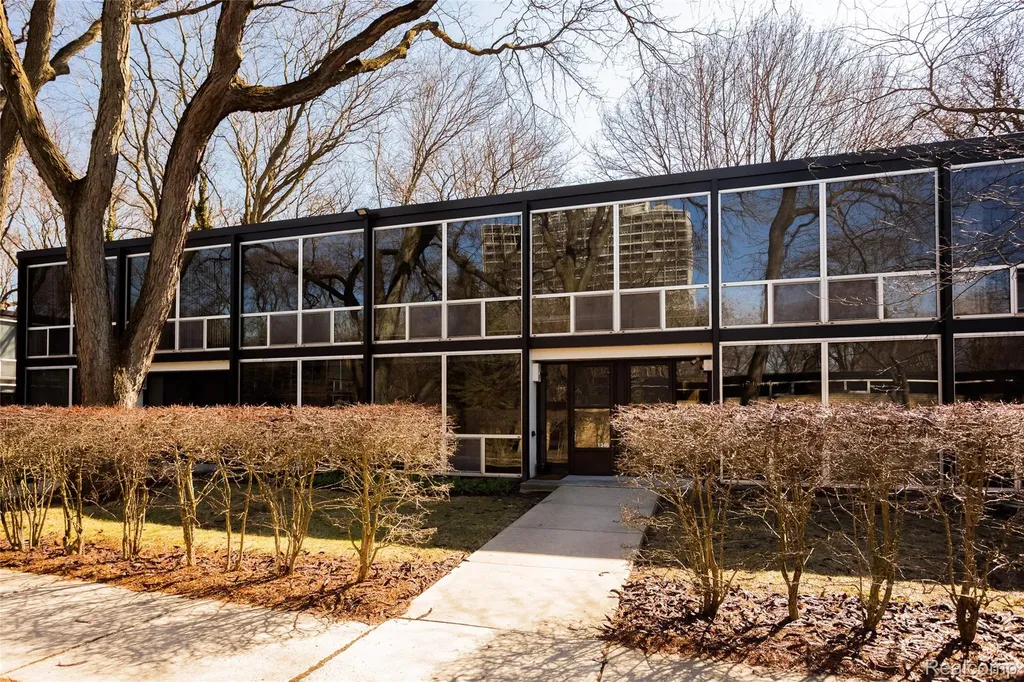 1346 Nicolet Place Detroit City MI 48207