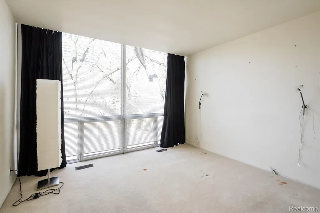 1346 Nicolet Place Detroit City MI 48207
