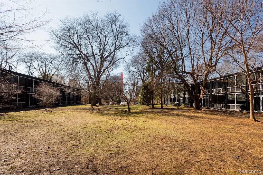 1346 Nicolet Place Detroit City MI 48207