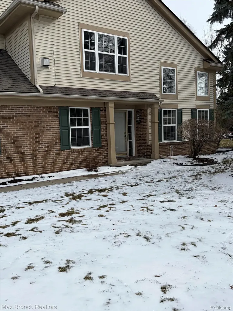 302 N Vista Auburn Hills City MI 48326