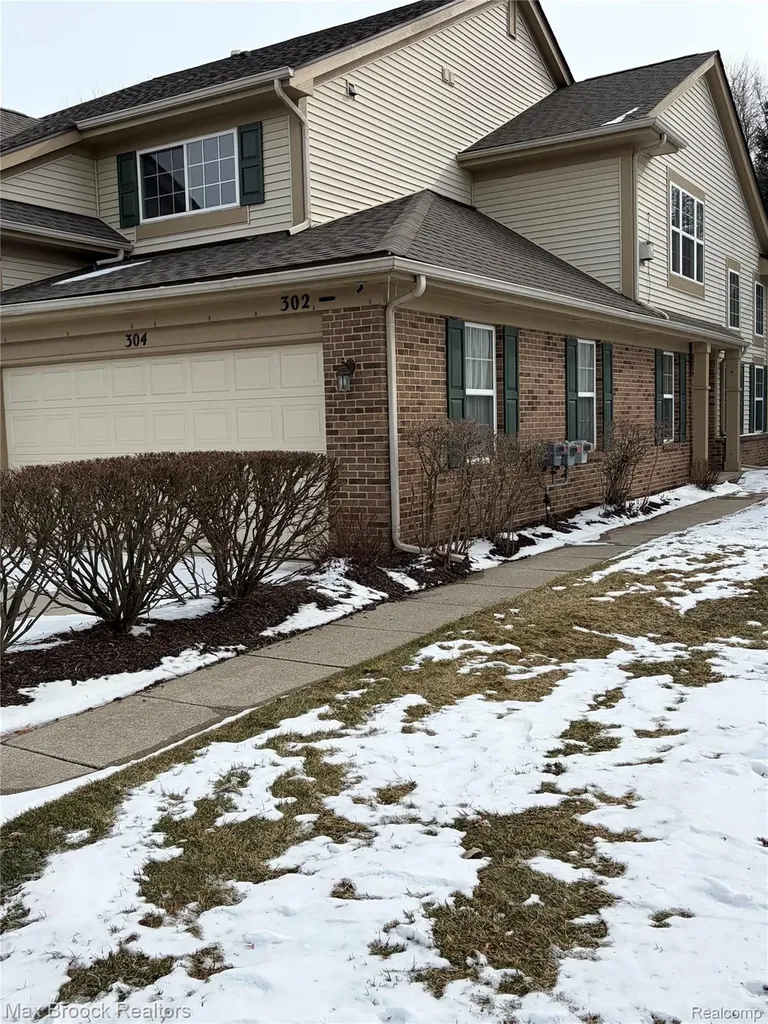 302 N Vista Auburn Hills City MI 48326