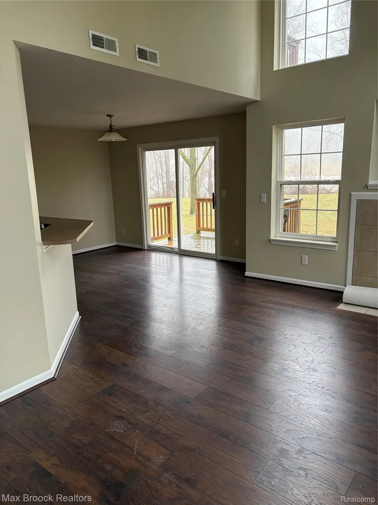 302 N Vista Auburn Hills City MI 48326