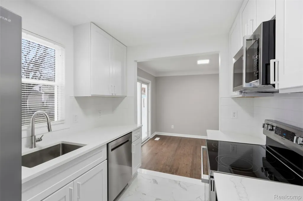 3050 Catalpa Drive Berkley City MI 48072