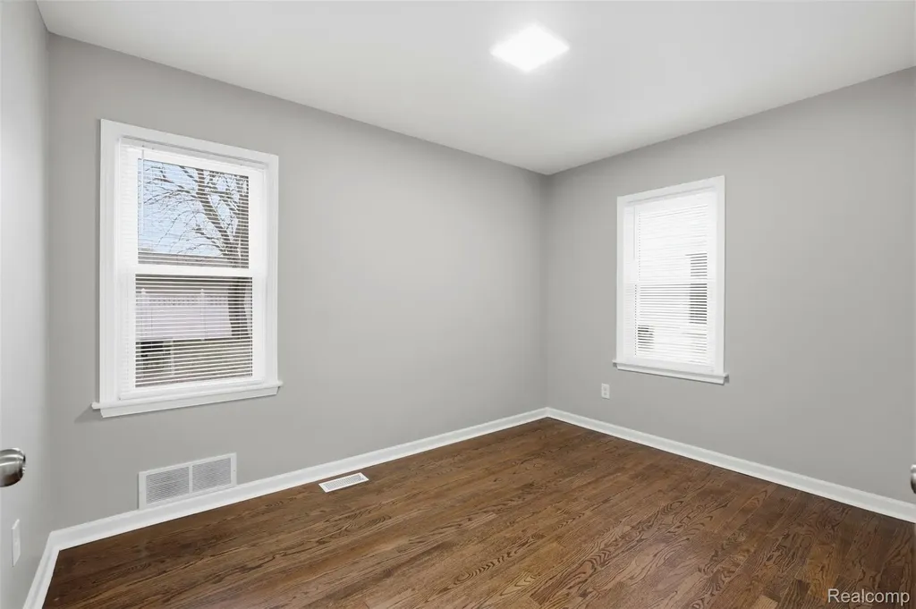 3050 Catalpa Drive Berkley City MI 48072