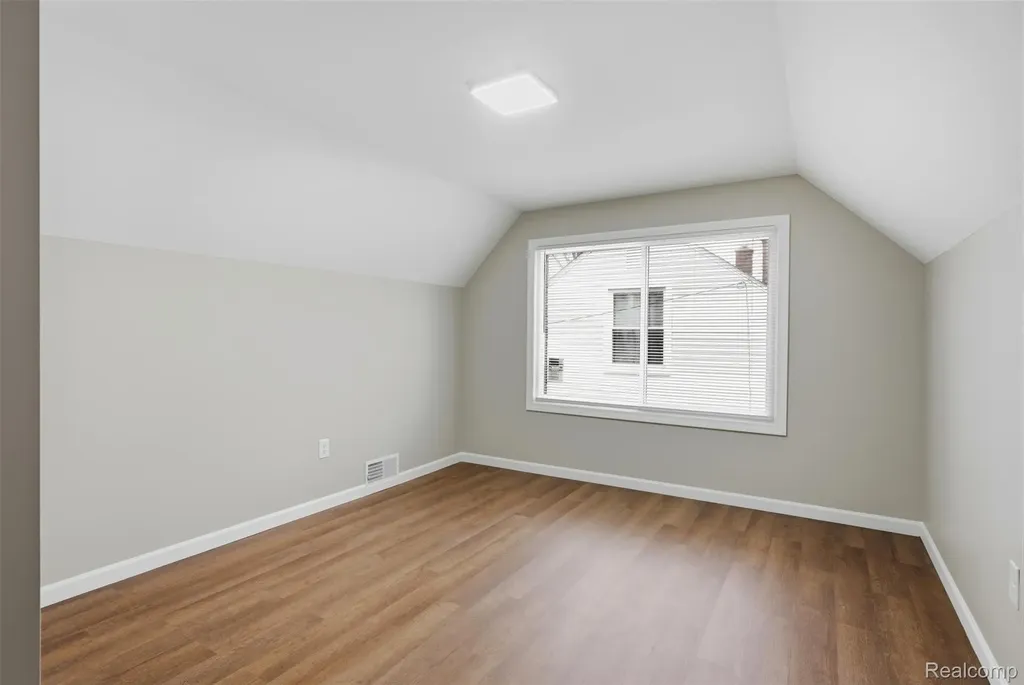 3050 Catalpa Drive Berkley City MI 48072