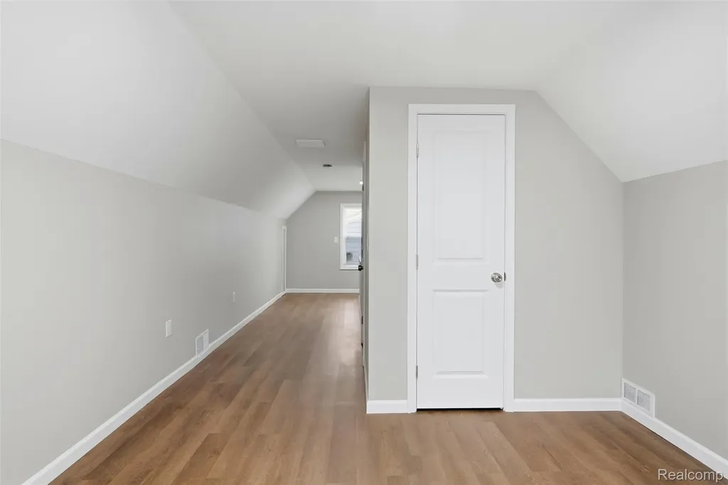 3050 Catalpa Drive Berkley City MI 48072