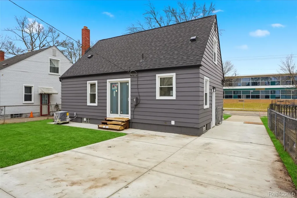 3050 Catalpa Drive Berkley City MI 48072