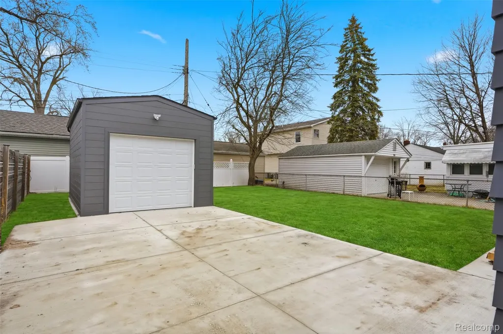 3050 Catalpa Drive Berkley City MI 48072