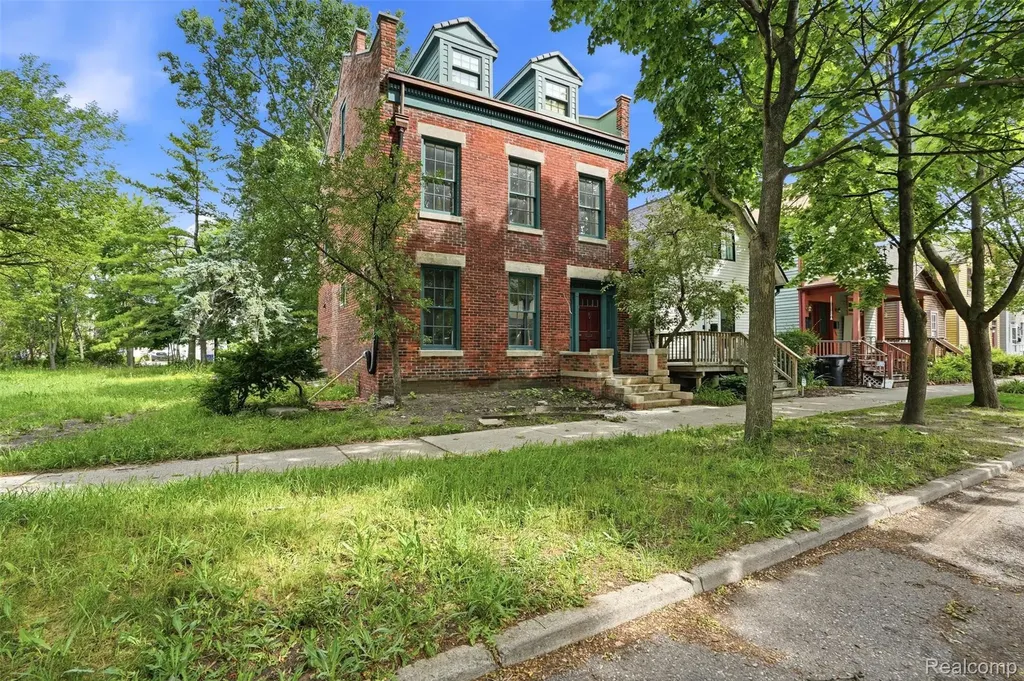 1356 Labrosse Street Detroit City MI 48226