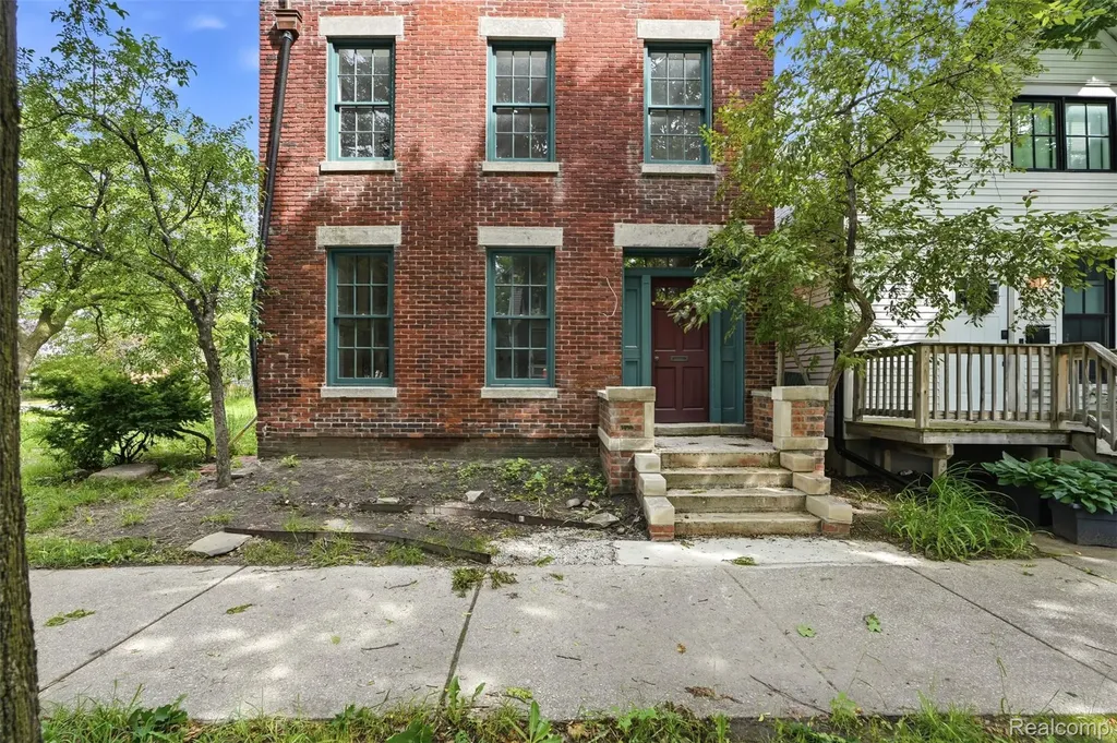 1356 Labrosse Street Detroit City MI 48226