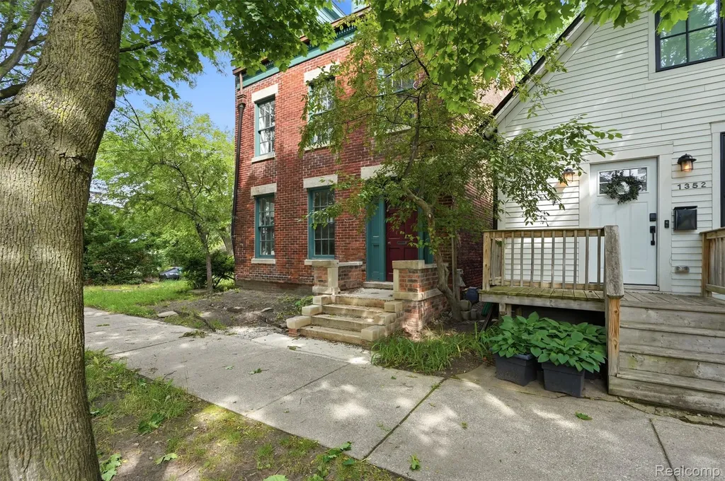 1356 Labrosse Street Detroit City MI 48226