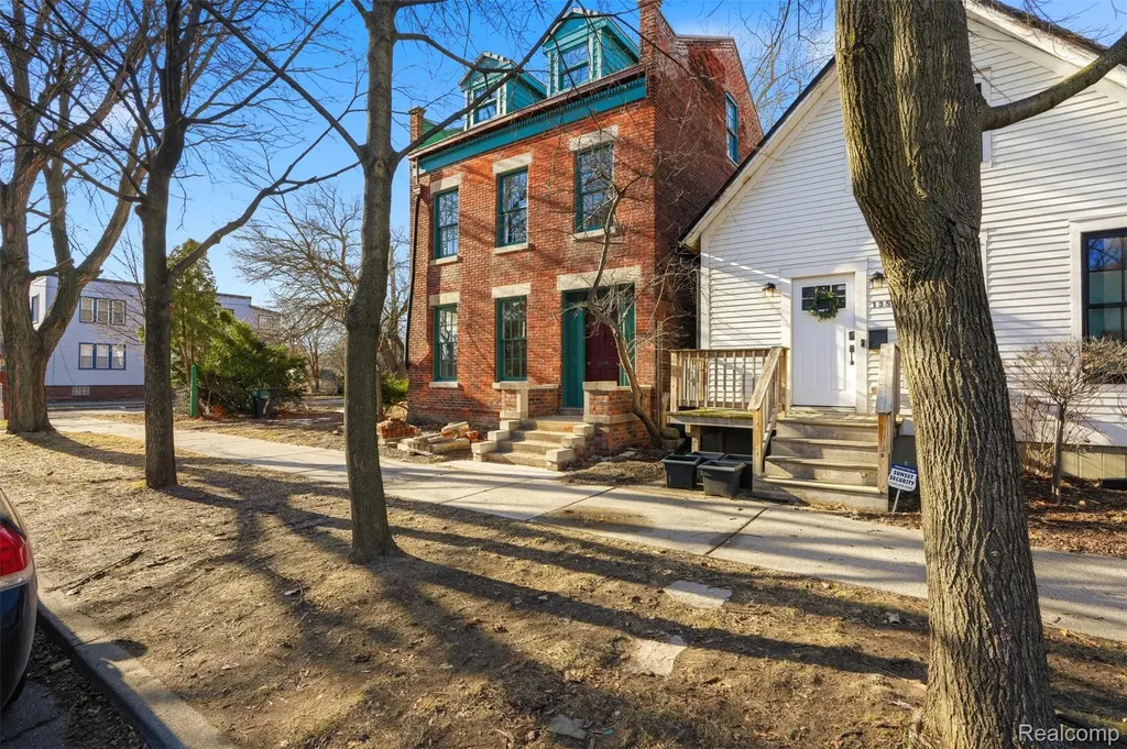 1356 Labrosse Street Detroit City MI 48226