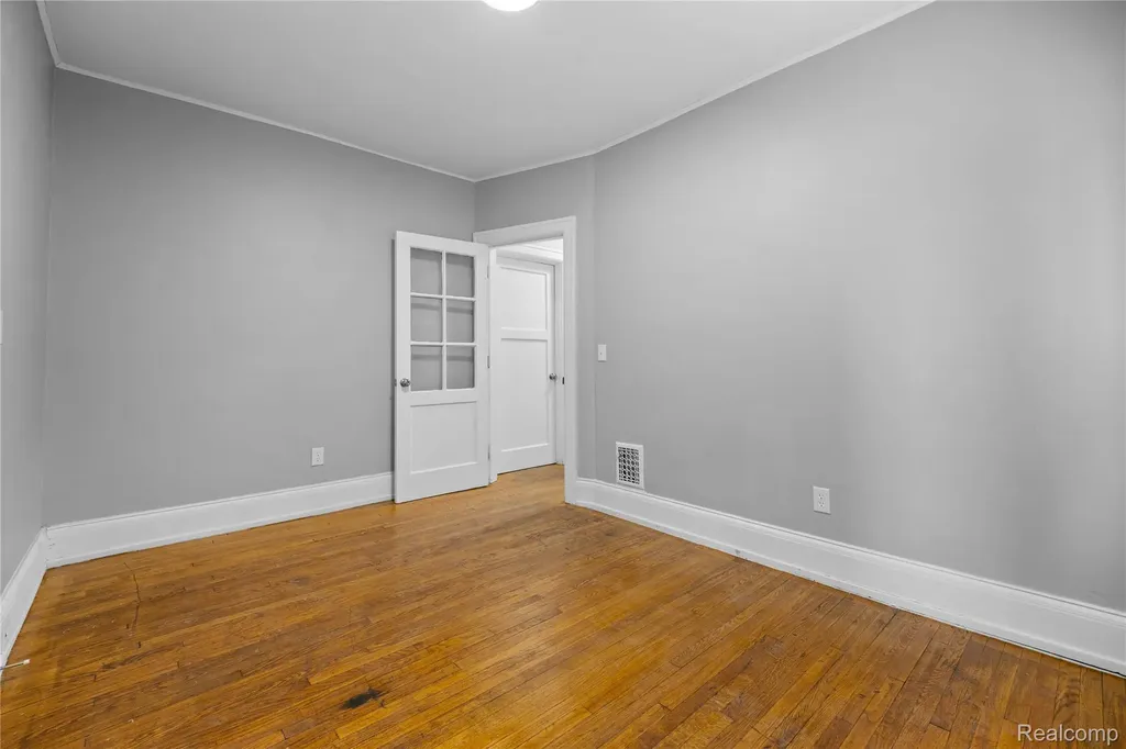681 Clairmount Street Detroit City MI 48202