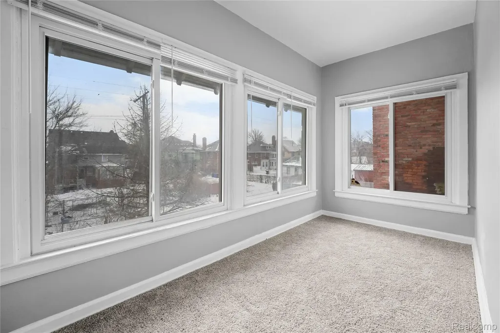 681 Clairmount Street Detroit City MI 48202