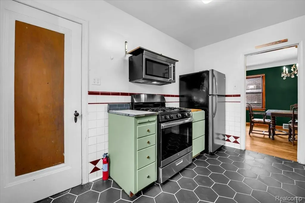 15440 Mapleridge Street Detroit City MI 48205