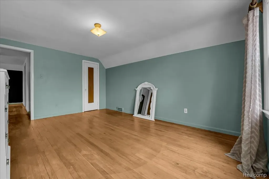 15440 Mapleridge Street Detroit City MI 48205