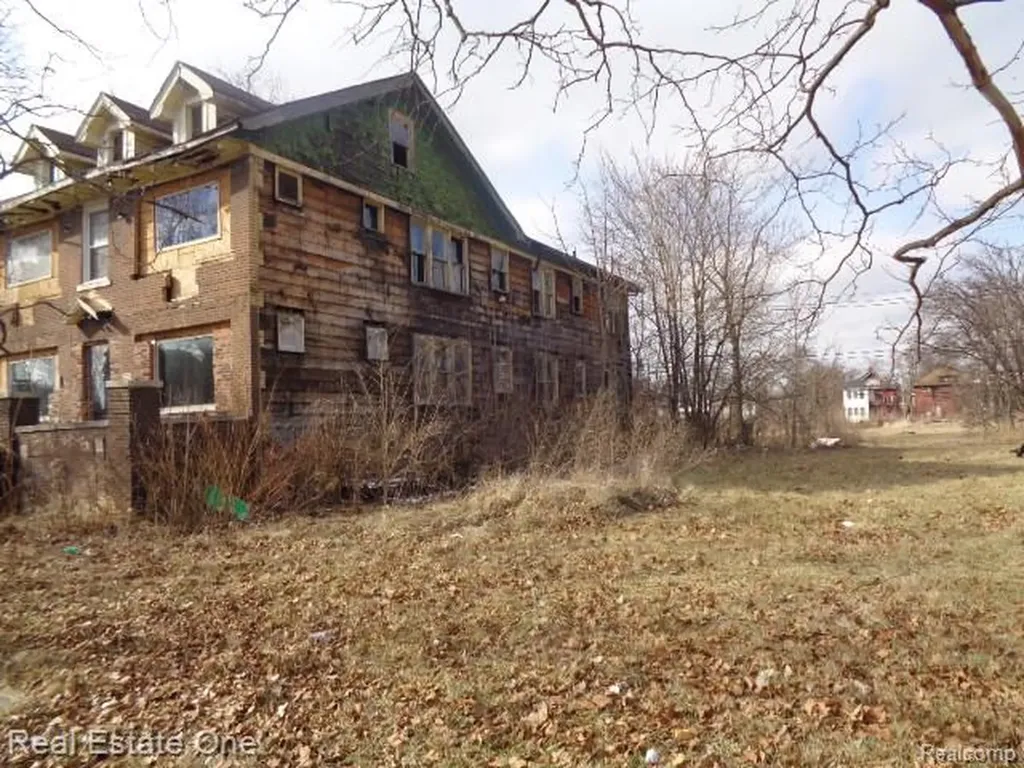 2704 Hogarth Street Detroit City MI 48206