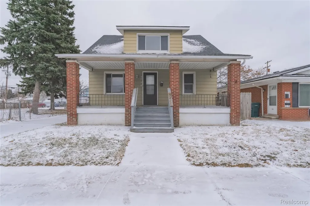 1623 Electric Avenue Lincoln Park City MI 48146