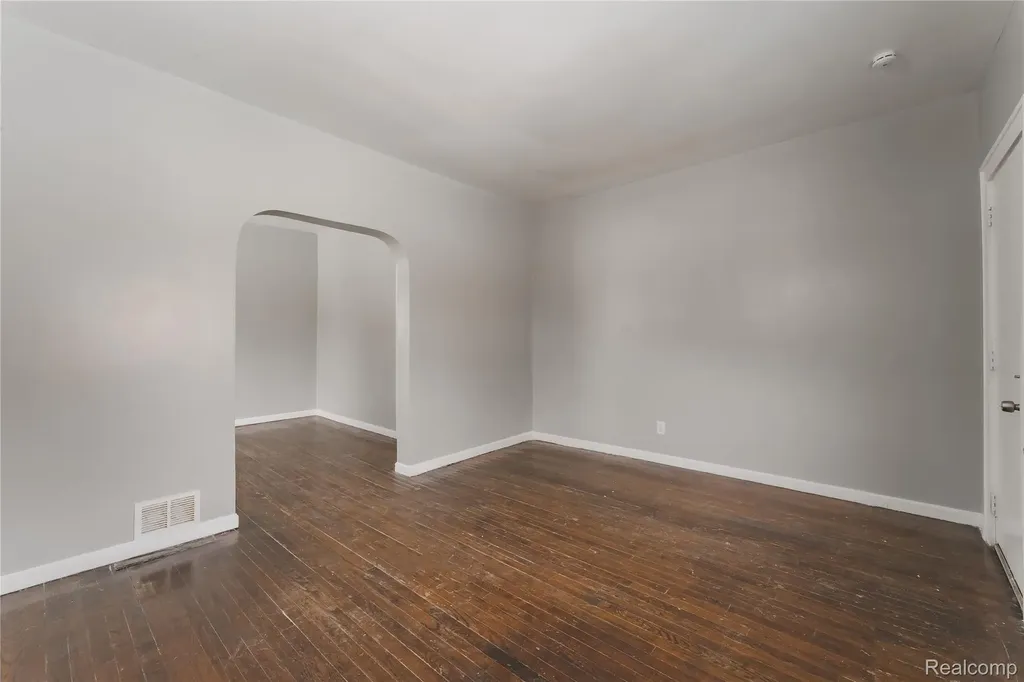 1623 Electric Avenue Lincoln Park City MI 48146